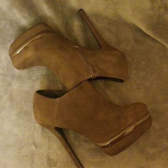 Kelsi Dagger Women's Booties - Picture 2 of 7